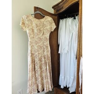 Nancy Johnson Silk Paisley Midi Dress Button Back Short Sleeve Size 8‎